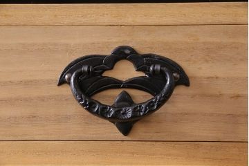 中古　民芸家具　金具が存在感を引き立てる衣装タンス(和タンス、引き出し)