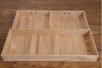 中古　民芸家具　金具が存在感を引き立てる衣装タンス(和タンス、引き出し)