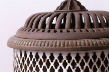 アンティーク雑貨　和製アンティーク　使い込まれた渋さが魅力の小振りなストーブ