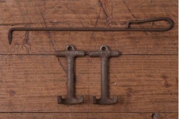 アンティーク雑貨　和製アンティーク　使い込まれた渋さが魅力の小振りなストーブ