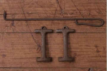 アンティーク雑貨　和製アンティーク　使い込まれた渋さが魅力の小振りなストーブ