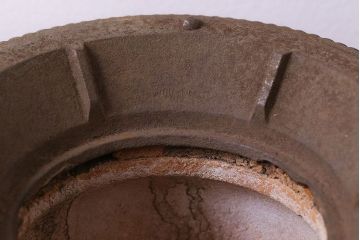 アンティーク雑貨　和製アンティーク　使い込まれた渋さが魅力の小振りなストーブ