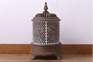 アンティーク雑貨　和製アンティーク　使い込まれた渋さが魅力の小振りなストーブ