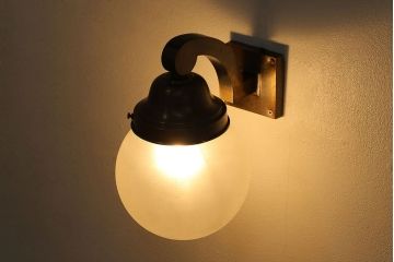 和製アンティーク　ガラスの質感が魅力的なウォールランプ(ブラケットライト、壁掛け照明)