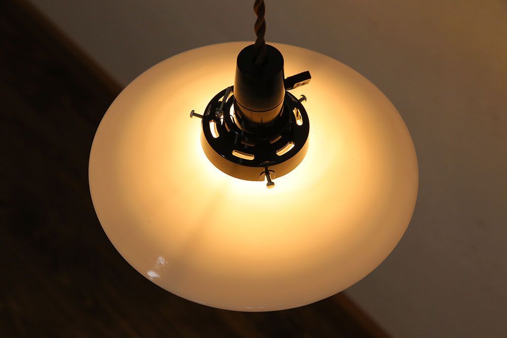 昭和レトロ　温かみのある平笠のシェード(電笠)(2)