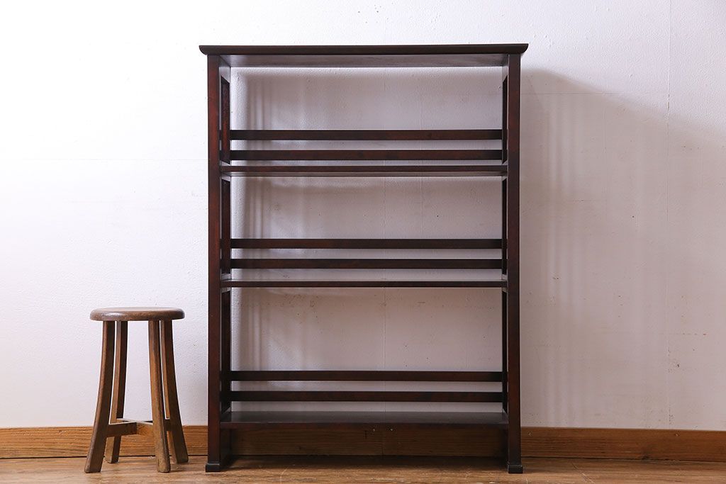 中古　九州民芸家具　樺材　シックなデザインが魅力的な本棚(陳列棚、飾り棚)