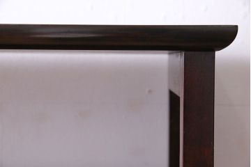 中古　九州民芸家具　樺材　シックなデザインが魅力的な本棚(陳列棚、飾り棚)