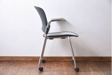 中古　ハーマンミラー社(Hermanmiller)　Caper Chair　ケイパーチェア(オフィスチェア、椅子、イス)(定価約6万円)