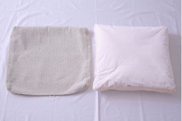 アンティーク雑貨　中古　arflex(アルフレックス)　OLTANO(オルタノ)　落ち着いた色合いのクッション(3)