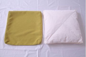 アンティーク雑貨　中古　arflex(アルフレックス)　OLTANO(オルタノ)　スモーキーカラーのクッション(2)