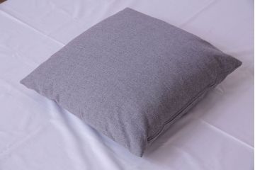 アンティーク雑貨　中古　arflex(アルフレックス)　OLTANO(オルタノ)　スモーキーカラーのクッション(3)