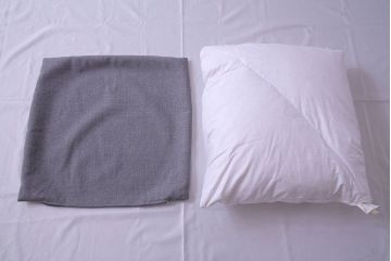 アンティーク雑貨　中古　arflex(アルフレックス)　OLTANO(オルタノ)　スモーキーカラーのクッション(3)