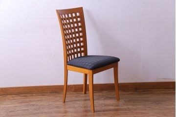 中古　COSTANTINI PIETRO(コスタンチーニ・ピエトロ)　モダンなデザインがおしゃれなダイニングチェア(イス)(1)です。