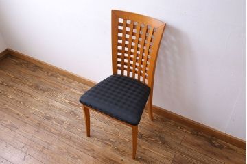 中古　COSTANTINI PIETRO(コスタンチーニ・ピエトロ)　優雅なシルエットのダイニングチェア(イス)