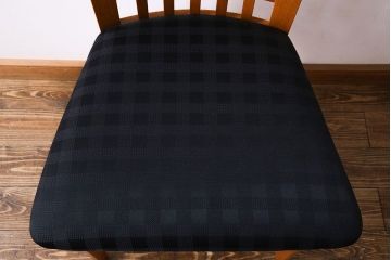 中古　COSTANTINI PIETRO(コスタンチーニ・ピエトロ)　優雅なシルエットのダイニングチェア(イス)