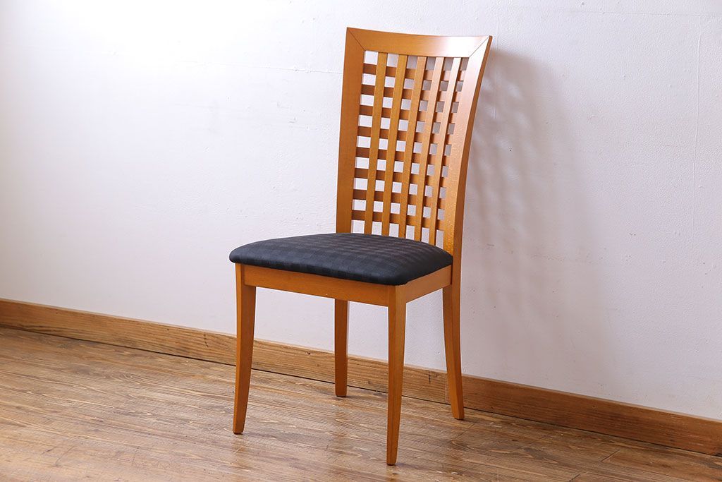 中古　COSTANTINI PIETRO(コスタンチーニ・ピエトロ)　優雅なシルエットのダイニングチェア(イス)(1)