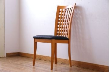 中古　COSTANTINI PIETRO(コスタンチーニ・ピエトロ)　優雅なシルエットのダイニングチェア(イス)(1)