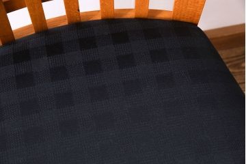 中古　COSTANTINI PIETRO(コスタンチーニ・ピエトロ)　優雅なシルエットのダイニングチェア(イス)(1)