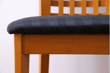 中古　COSTANTINI PIETRO(コスタンチーニ・ピエトロ)　優雅なシルエットのダイニングチェア(イス)(1)