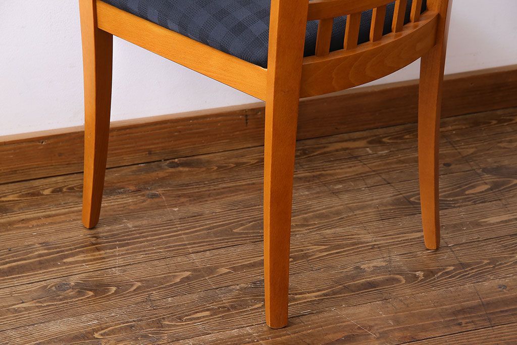 中古　COSTANTINI PIETRO(コスタンチーニ・ピエトロ)　優雅なシルエットのダイニングチェア(イス)(2)