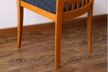 中古　COSTANTINI PIETRO(コスタンチーニ・ピエトロ)　優雅なシルエットのダイニングチェア(イス)(2)