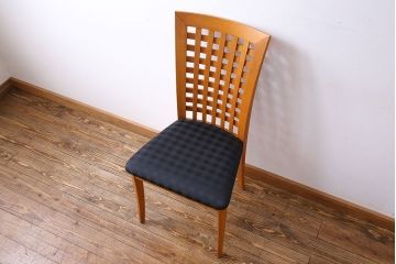 中古　COSTANTINI PIETRO(コスタンチーニ・ピエトロ)　優雅なシルエットのダイニングチェア(イス、椅子)(3)(R-027264)