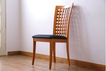 中古　COSTANTINI PIETRO(コスタンチーニ・ピエトロ)　モダンなデザインがおしゃれなダイニングチェア(イス)