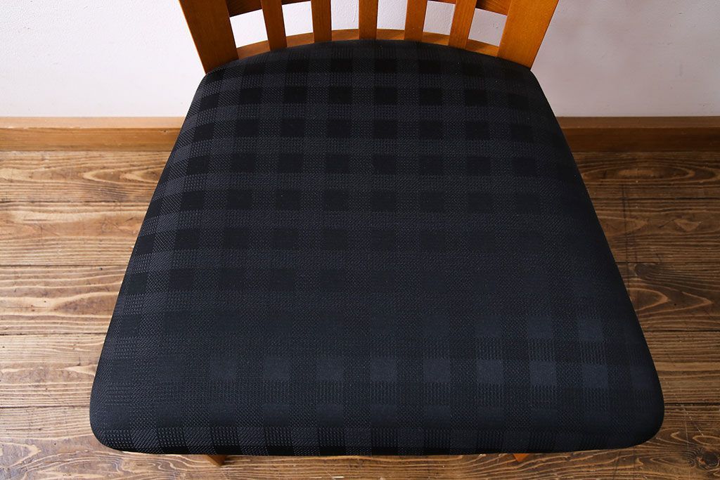 中古　COSTANTINI PIETRO(コスタンチーニ・ピエトロ)　モダンなデザインがおしゃれなダイニングチェア(イス)