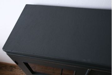 ペイント家具　落ち着いた色合いの扉付き本棚(ブックケース、戸棚、収納棚)