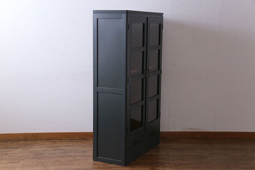 ペイント家具　落ち着いた色合いの扉付き本棚(ブックケース、戸棚、収納棚)