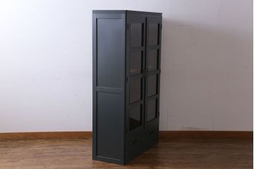 ペイント家具　落ち着いた色合いの扉付き本棚(ブックケース、戸棚、収納棚)