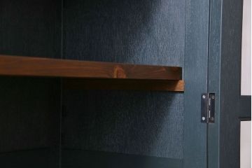 ペイント家具　落ち着いた色合いの扉付き本棚(ブックケース、戸棚、収納棚)