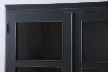 ペイント家具　落ち着いた色合いの扉付き本棚(ブックケース、戸棚、収納棚)