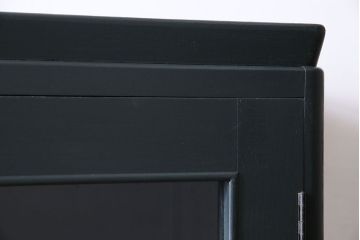 ペイント家具　落ち着いた色合いの扉付き本棚(ブックケース、戸棚、収納棚)