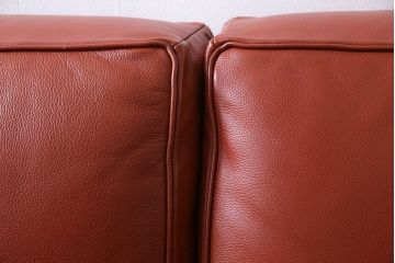 中古　Cassinaixc.(カッシーナイクスシー)　405-2P DUC(デュック) 革製二人掛けソファ(1)(定価約116万円)