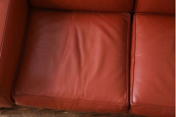 中古　Cassinaixc.(カッシーナイクスシー)　405-2P DUC(デュック) 革製二人掛けソファ(1)(定価約116万円)