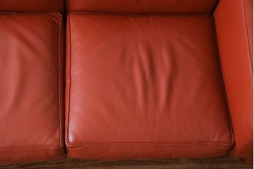 中古　Cassinaixc.(カッシーナイクスシー)　405-2P DUC(デュック) 革製二人掛けソファ(1)(定価約116万円)