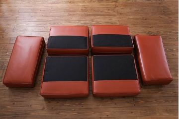 中古　Cassinaixc.(カッシーナイクスシー)　405-2P DUC(デュック) 革製二人掛けソファ(1)(定価約116万円)