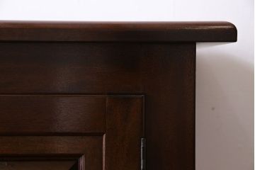 中古美品　松本民芸家具　面取りデザインがおしゃれなE型サイドボード(収納棚、戸棚)(定価約37万円)
