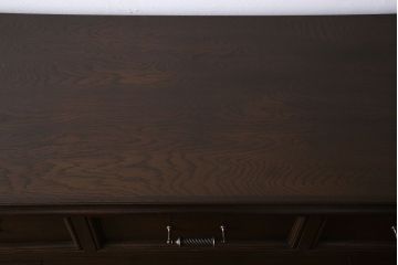 ヴィンテージ家具　ビンテージ　永田良介商店　シックなデザインが魅力的な大型チェスト(引き出し)