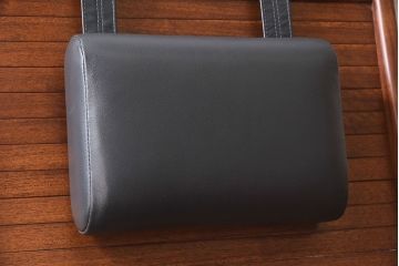 中古美品　大原一徳　牛革使用!ウォールナット材の上質なパーソナルチェア(椅子、イス)(定価約17万円)