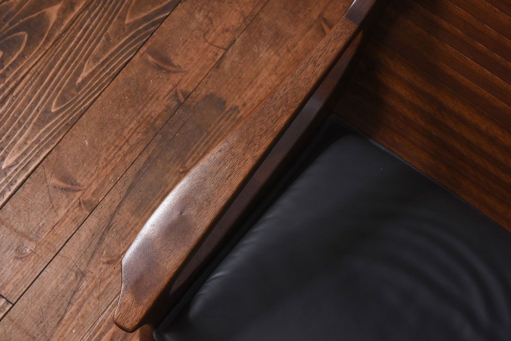 中古美品　大原一徳　牛革使用!ウォールナット材の上質なパーソナルチェア(椅子、イス)(定価約17万円)