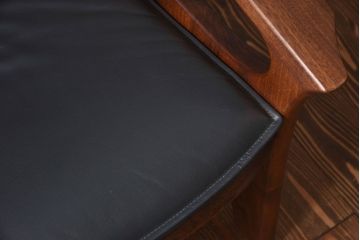 中古美品　大原一徳　牛革使用!ウォールナット材の上質なパーソナルチェア(椅子、イス)(定価約17万円)