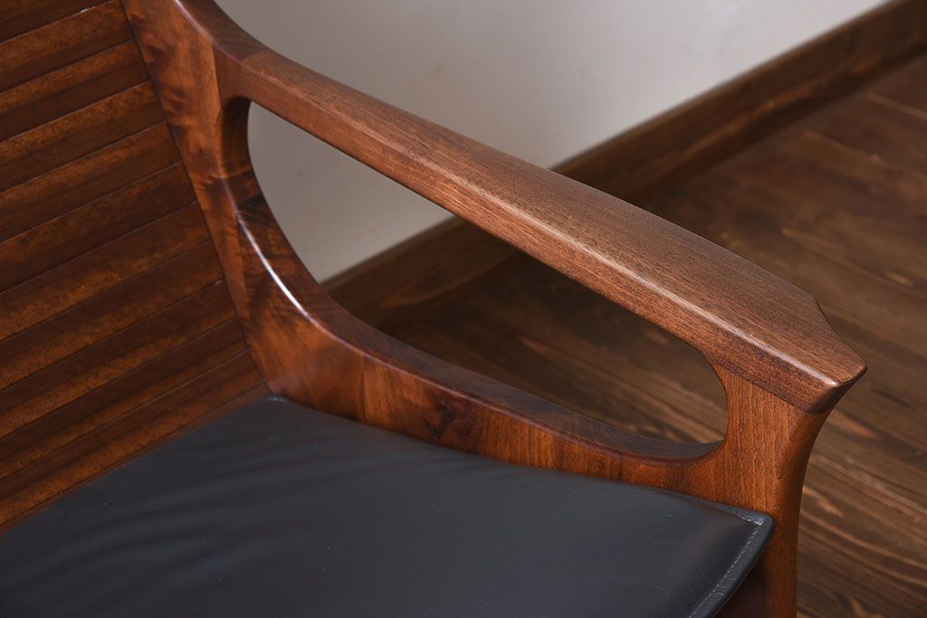 中古美品　大原一徳　牛革使用!ウォールナット材の上質なパーソナルチェア(椅子、イス)(定価約17万円)