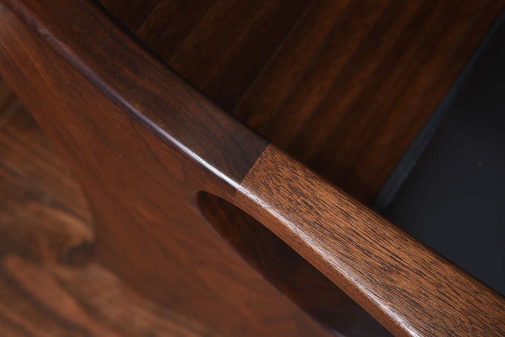 中古美品　大原一徳　牛革使用!ウォールナット材の上質なパーソナルチェア(椅子、イス)(定価約17万円)