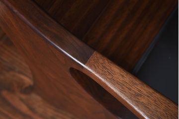 中古美品　大原一徳　牛革使用!ウォールナット材の上質なパーソナルチェア(椅子、イス)(定価約17万円)