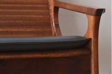 中古美品　大原一徳　牛革使用!ウォールナット材の上質なパーソナルチェア(椅子、イス)(定価約17万円)