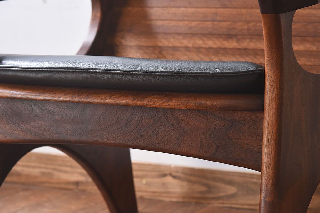 中古美品　大原一徳　牛革使用!ウォールナット材の上質なパーソナルチェア(椅子、イス)(定価約17万円)