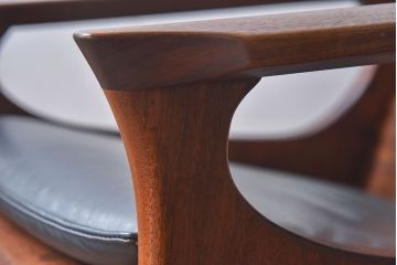 中古美品　大原一徳　牛革使用!ウォールナット材の上質なパーソナルチェア(椅子、イス)(定価約17万円)