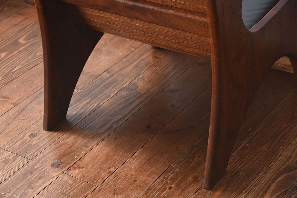 中古美品　大原一徳　牛革使用!ウォールナット材の上質なパーソナルチェア(椅子、イス)(定価約17万円)